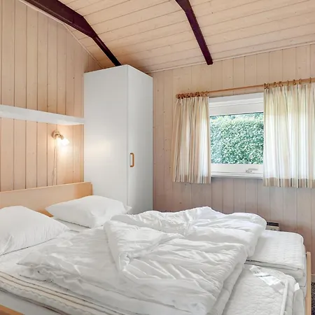 Holiday home Stunning In Sjolund With Kitchen Hejls